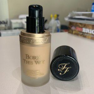 TOO FACED Born This Way Foundation - VANILLA
